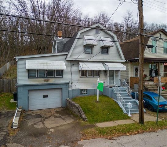 933 5th Ave, Conway, PA 15027