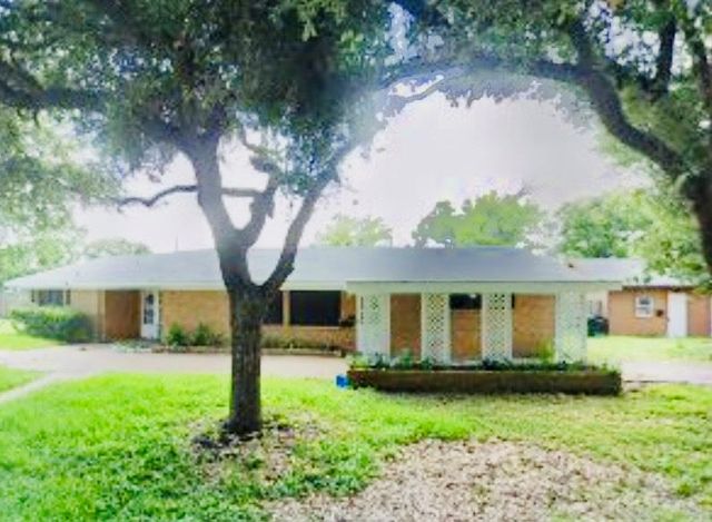 4901 Timber Ln, Rosenberg, TX 77471