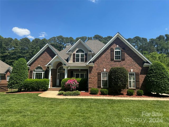 121 Henry Ln, Mooresville, NC 28117