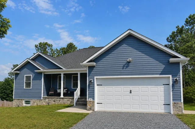 218 Mansfield Dr, Madison Heights, VA 24572