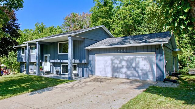 1808 Woodland Dr, Red Wing, MN 55066