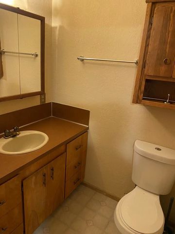 4059 Pacific Ave #B, Tacoma, WA 98418