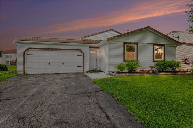 67 Constance Way E, Rochester, NY 14612