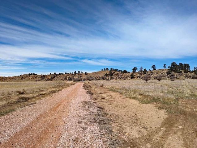 12090 Rocky Ford Rd, Hot Springs, SD 57747