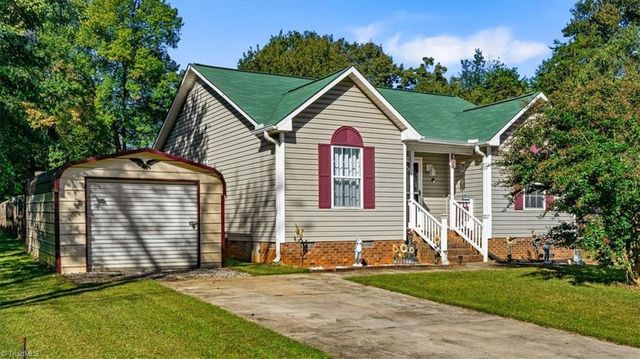 3256 Stockton St, Winston Salem, NC 27107