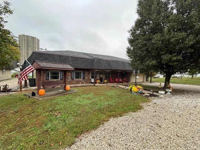 106 E  16th St, Vincennes, IN 47591