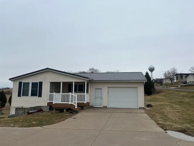 302 S  Wyota St, South Wayne, WI 53587