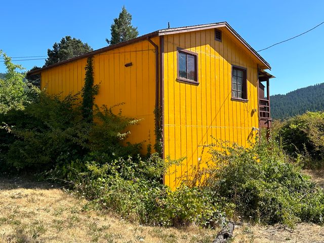 12972 Avenue Of The Giants St, Myers Flat, CA 95554