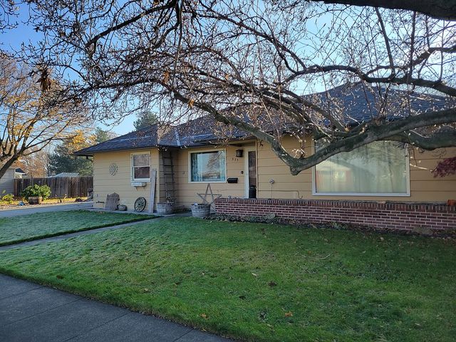 325 W  Broadway Ave, Milton Freewater, OR 97862