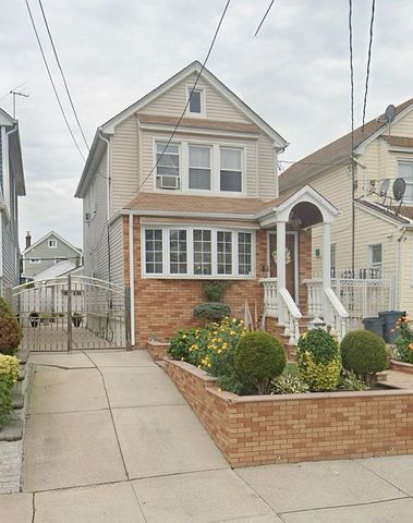 93 207, Queens Village, NY 11428