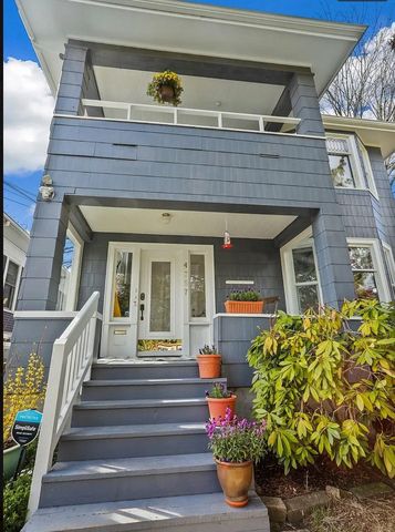 4757 Thackeray Pl NE #1, Seattle, WA 98105