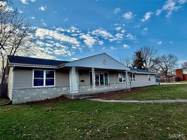505 W  Walsh St, Montgomery City, MO 63361