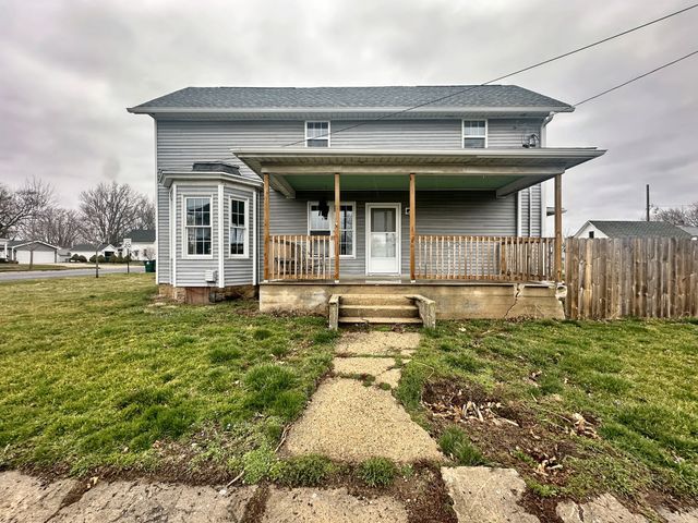 2 E  1st St, Milledgeville, IL 61051