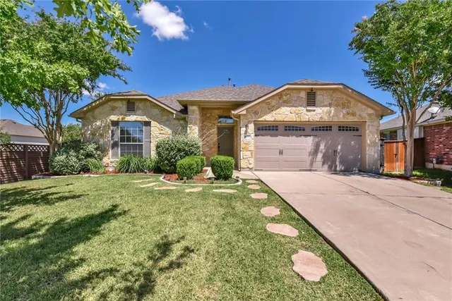 802 Meadow Bluff Ct, Round Rock, TX 78665