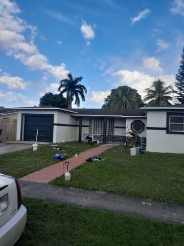 4130 NW 35th Ave, Lauderdale Lakes, FL 33309