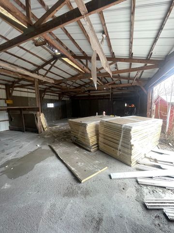W340 Allen Rd, Oconomowoc, WI 53066
