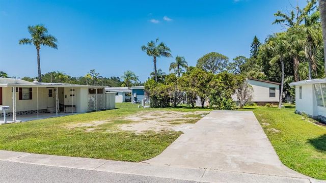 605 Michigan Blvd #105, Dunedin, FL 34698