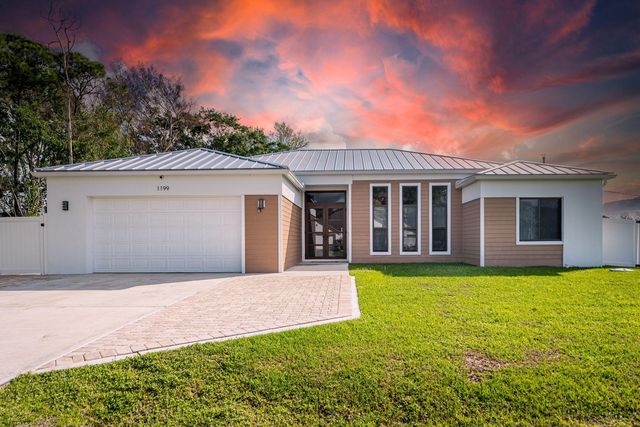 1199 SE Puritan Lane, Port Saint Lucie, FL 34983
