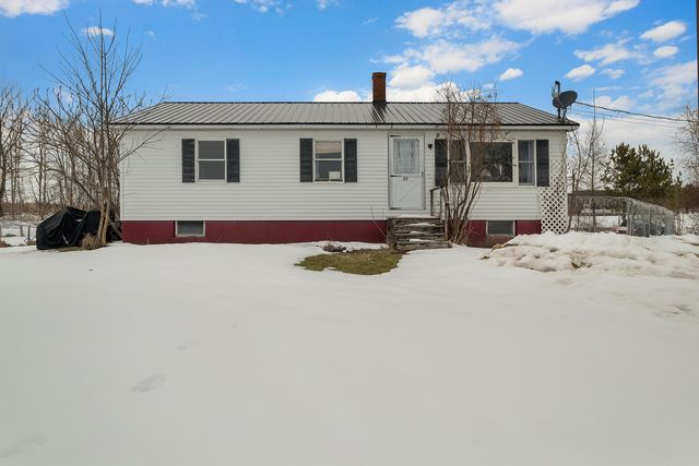 17 Howe Road, Fairfield, ME 04937