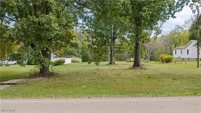 6387 Hampsher Rd, Clinton, OH 44216