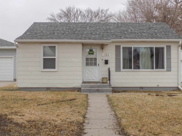1315 8th Ave, Holdrege, NE 68949
