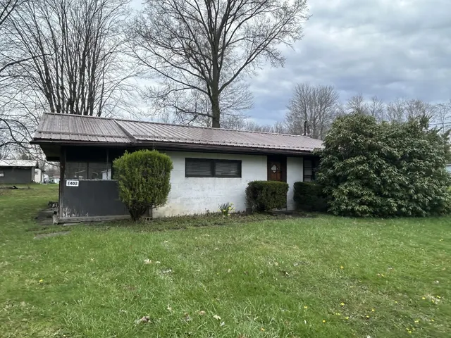 1402 Hickory St, Linesville, PA 16424