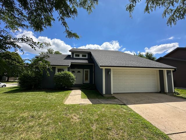 2075 Valley Creek Dr, Elgin, IL 60123