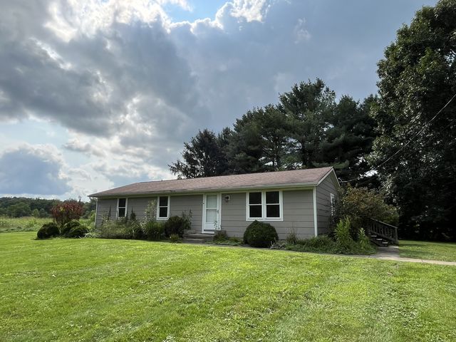 4715 Hebbardsville Rd, Athens, OH 45701
