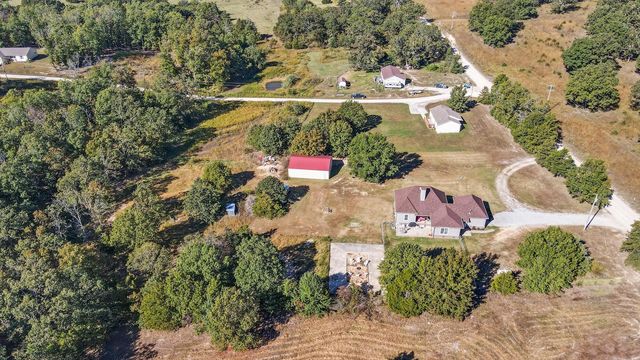 4186 County Road 6300, West Plains, MO 65775