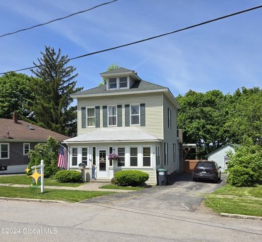 15 3rd Avenue, Canajoharie, NY 13317