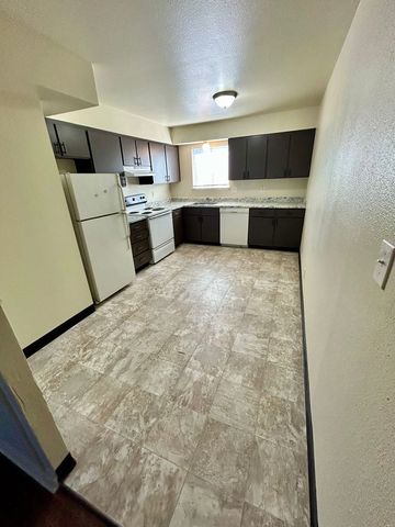 1295 Downard Ln #5, Redding, CA 96002