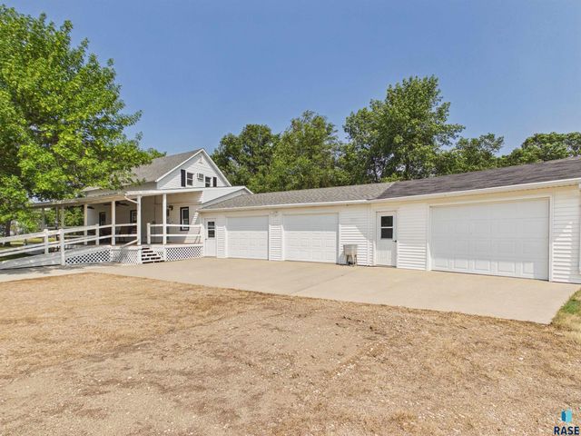 22478 376th Ave, Wessington Springs, SD 57382