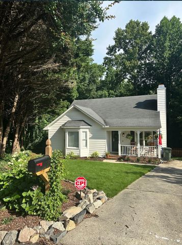 2901 Bannf Ct, Raleigh, NC 27604