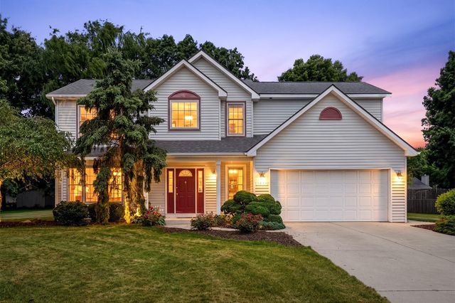 5048 Stapleton Dr, Kalamazoo, MI 49009