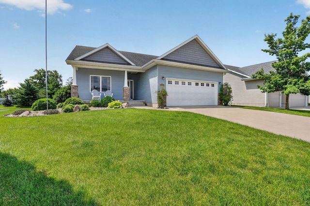 4208 Harvest Ln, Cedar Falls, IA 50613