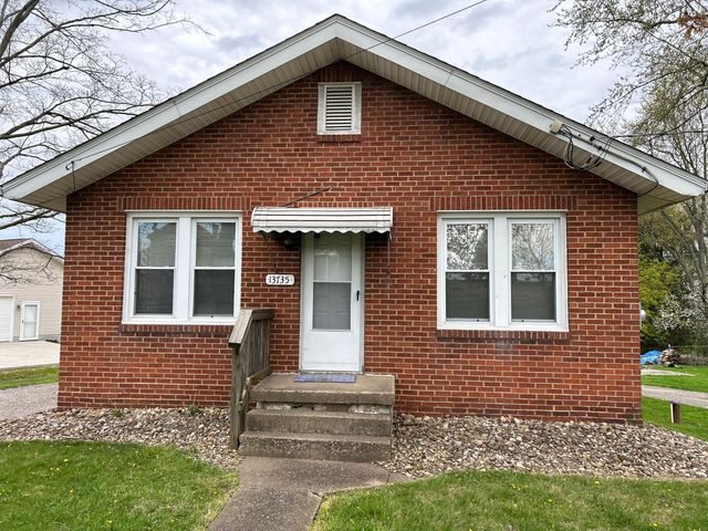 13735 Orrville St NW, North Lawrence, OH 44666