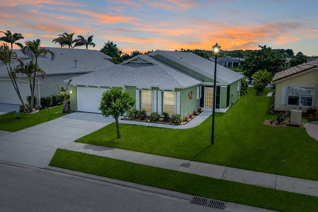 472 SW Talquin Lane, Port Saint Lucie, FL 34986