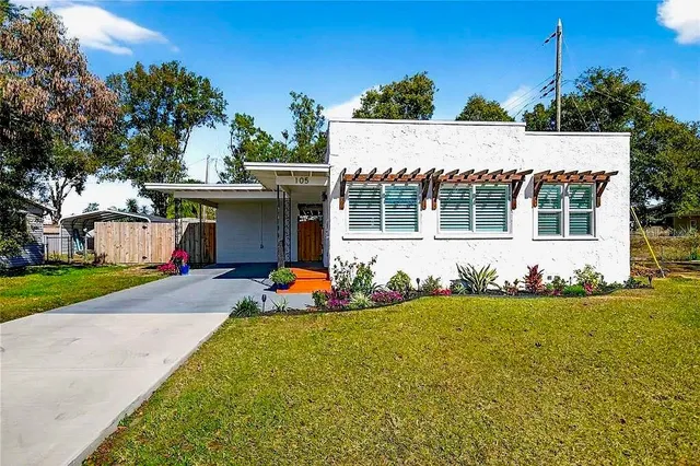 105 W  Golf Links Ave, Eustis, FL 32726
