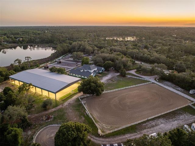 3287 N  County Road 426, Geneva, FL 32732