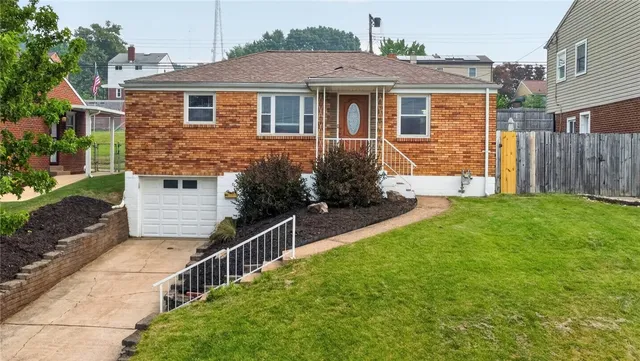 947 Kirsopp Ave, Pittsburgh, PA 15220