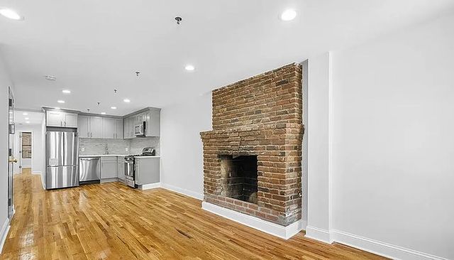 544 6th Ave #4, New York, NY 10011