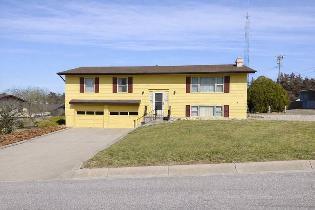 210 E  Center St, Lincoln, KS 67455