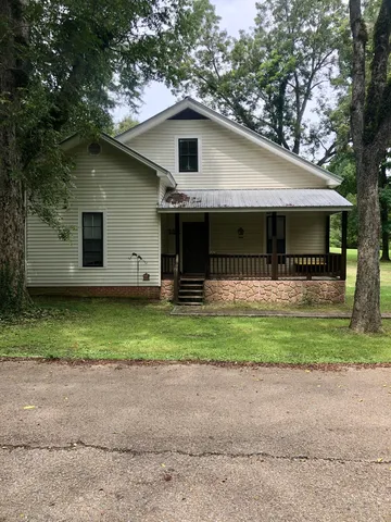 122 Plant St, Plantersville, MS 38862