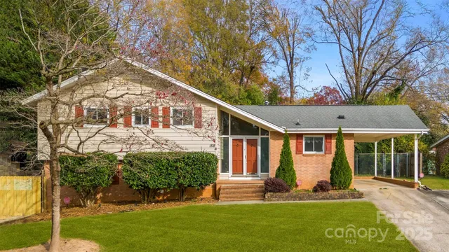 1518 Lynhurst Dr, Gastonia, NC 28054