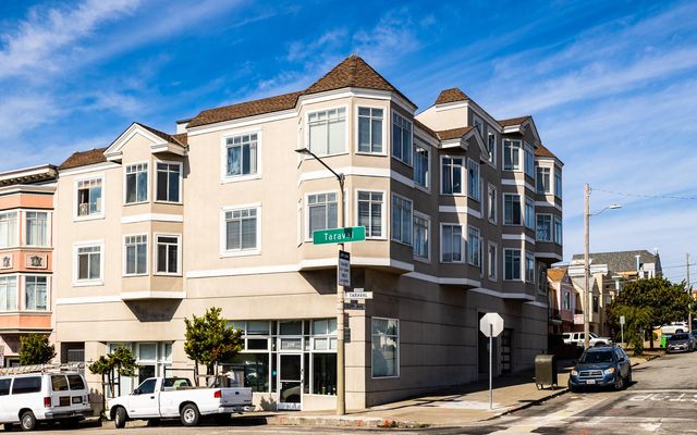2381 33rd Ave #2, San Francisco, CA 94116
