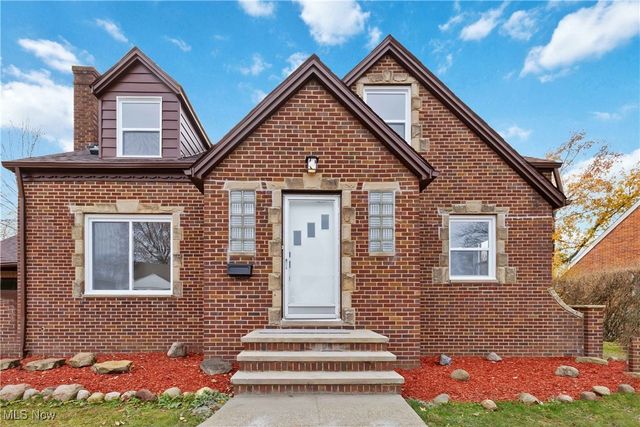 6601 Brownfield Dr, Parma, OH 44129