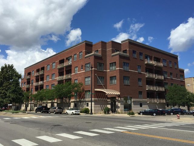 3300 W  Irving Park Rd #I2, Chicago, IL 60618