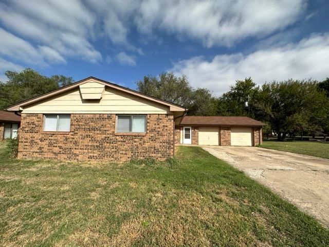 320 E  Wood Ave, Clearwater, KS 67026