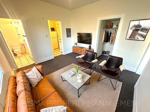 322 E  15th St #3, Sioux Falls, SD 57104