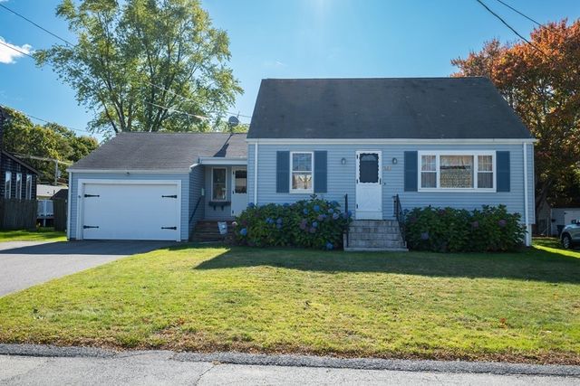 41 Thurber Ave, Somerset, MA 02725
